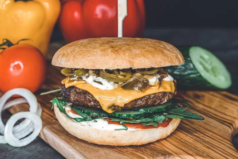 Casa´s Jala-Cheese n´ Onion Burger